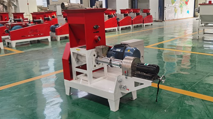 dry type Trout feed processing machine in South Korea